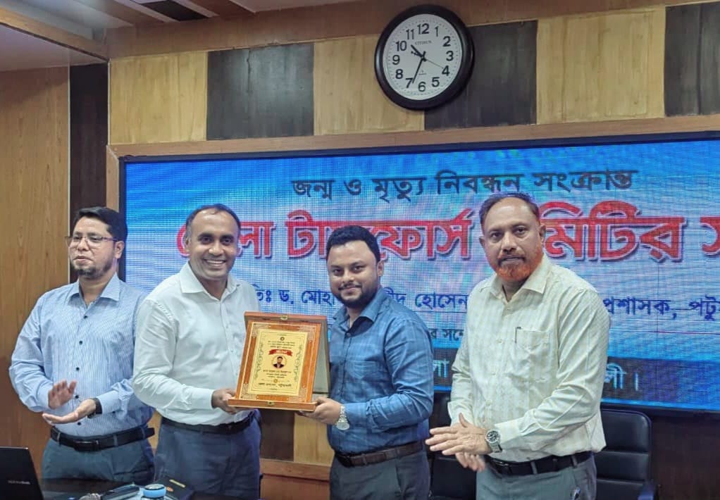 জন্ম-মৃত্যু নিবন্ধনে টানা দুই মাস বরিশাল বিভাগের সেরা গলাচিপার ইউএনও ইজাজুল হক
