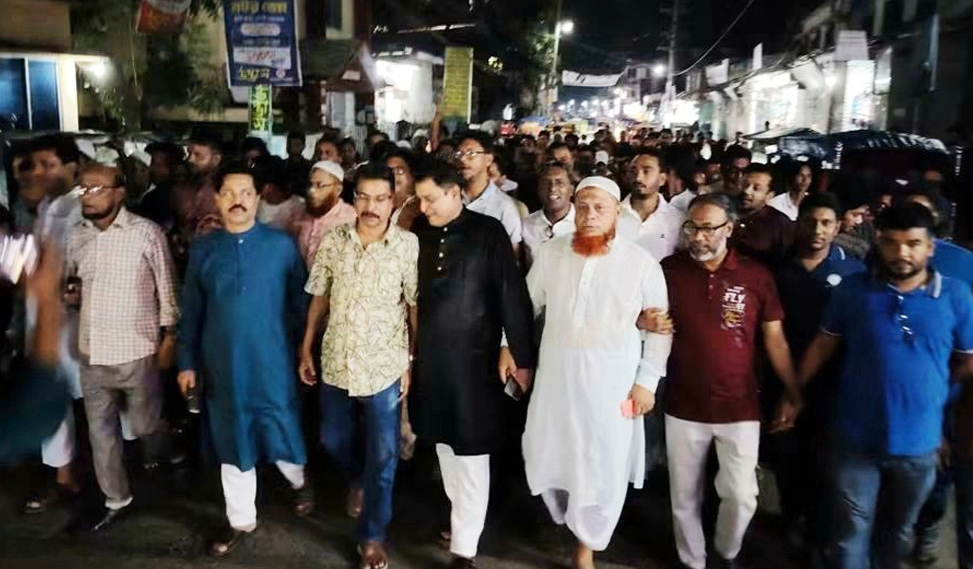 স্পিকার হাফিজ উদ্দিন ভারপ্রাপ্ত রাষ্ট্রপতির দায়িত্ব নেওয়ায় লালমোহনে আনন্দ মিছিল
